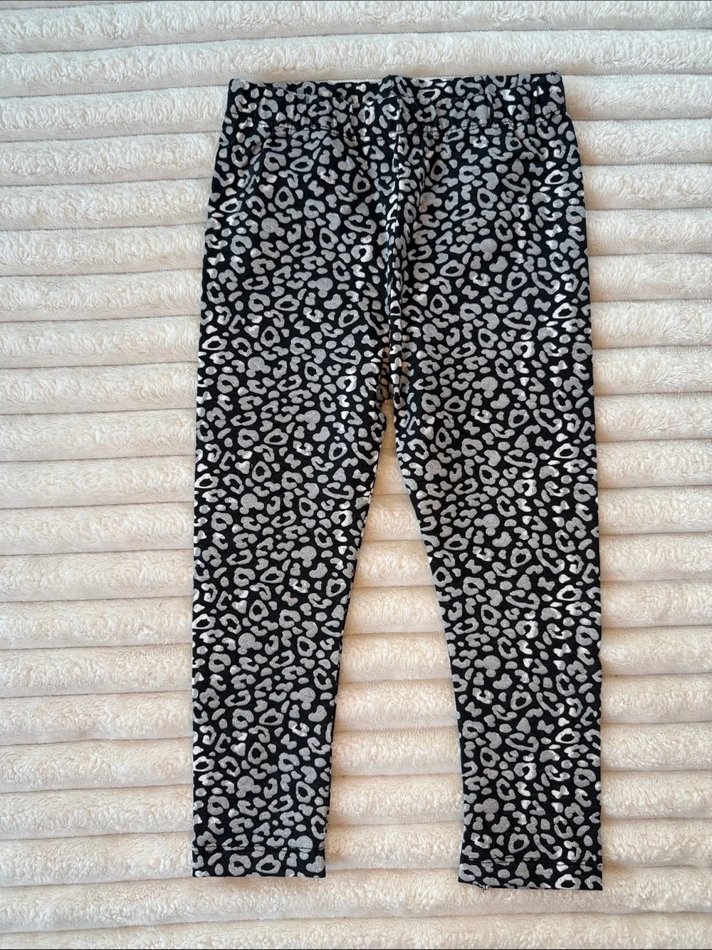 Disney Red Minnie Mouse Sweatshirt with Black & White Leopard Leggings